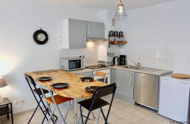 La Company Des Concierges : twenty seven T2