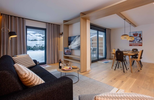 La Cordee 703 Apartment - 2 bedrooms, sleeps 4-7 with terrace, pool & parking