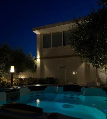 La Depèndance Luxury Rooms