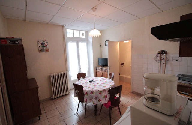 LA FAYETTE n 2 apartment with small private courtyard.