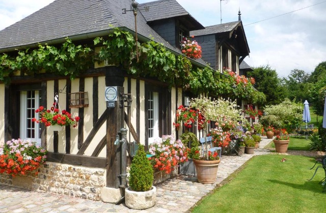 La Ferme Du Pressoir Guest House