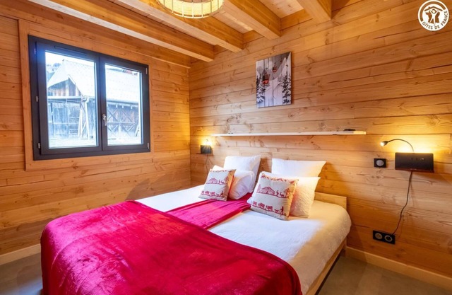 LA BICHE - SAINT MARTIN SUR LA CHAMBRE