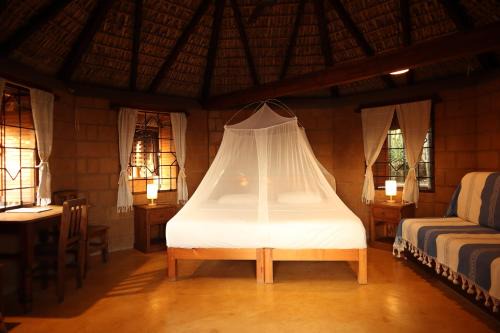 LA LOMA LINDA, Bungalows, Yoga and Feldenkrais, STARLINK INTERNET