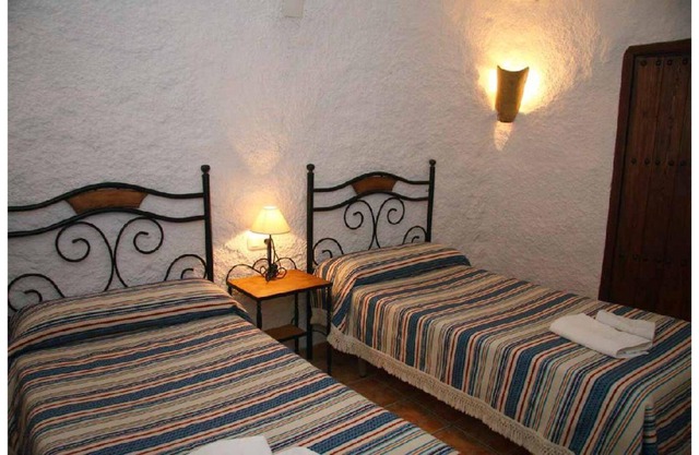 La Lumbre Cave - AlQulayat Caves