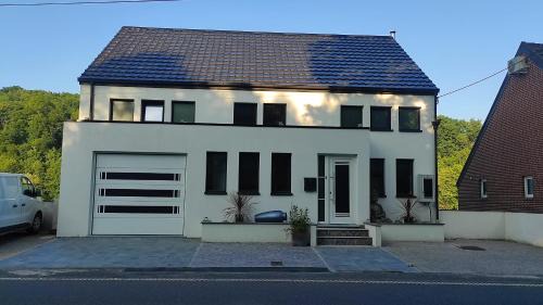 la maison blanche a Hermeton sur Meuse