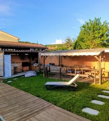 La maison de Claude avec terrasse et piscine