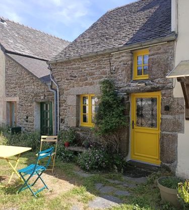 "La Maison de Poupée" Gîte cosy Monts d'Arrée proche Huelgoat Bretagne
