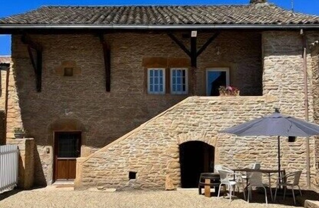 La Maison du Puy in Chaintré for 4 people