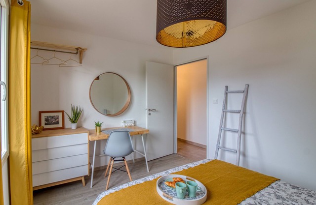 La Maison, ★ L'her beau d'hier 3-bedroom house (sleeps 8) 300m from the beach ★