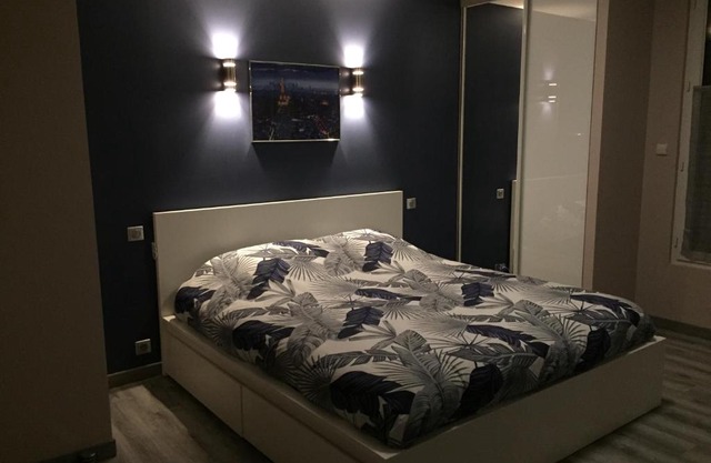 La maison parisienne maison deux pièces à louer au pied du métro