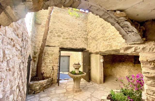 La Mistraline, Village House in the heart of Provence, 2 Bdrms 2 Baths