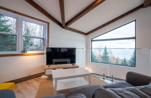 La p'tite ferme - BSP side, view, spa & pool table