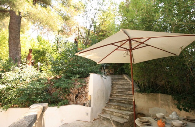 La Panouse Petite Maison in its green setting