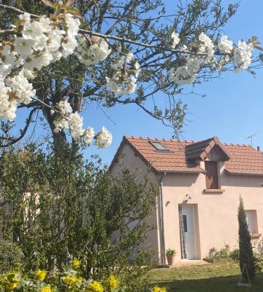 La petite maison des MADELEINE de GIEVRES