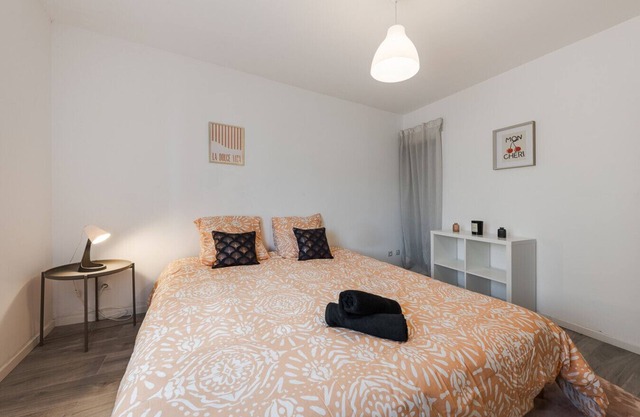 La porte de Moret - Sleeps 5
