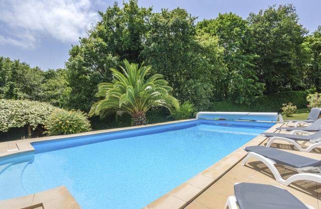 La Rhune - Four Bedroom Villa, Sleeps 8