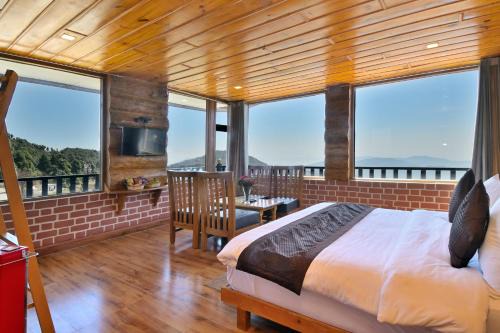 LA Riqueza Kanatal # Beautiful View of Gangotri Mountains # Parking # Near to Surkanda Devi Temple