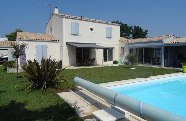 La Rochelle - Lagord. Nice house with swimming pool