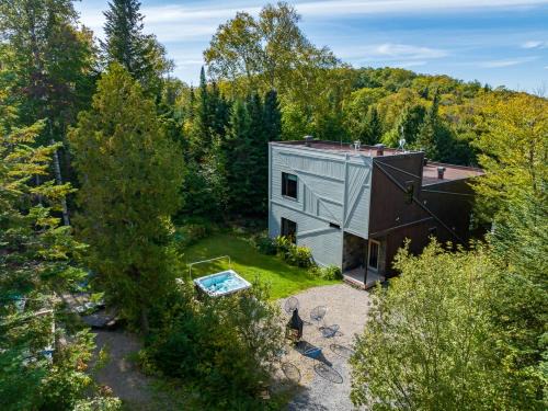 La Romane Stylish Forest Chalet W Spa