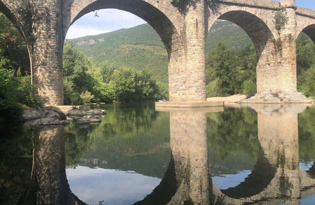 La Roque-Riviere *NEW* Sleeps 6, Private River Beach, Stunning Views