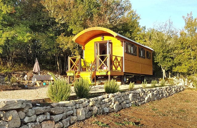 La Roulotte CLERELU - Du domaine des Ramonets
