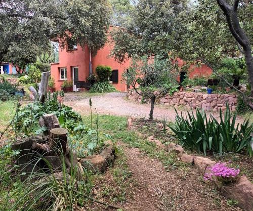 La Salamandre,Charmant T2 Calme et nature à Puget-Ville