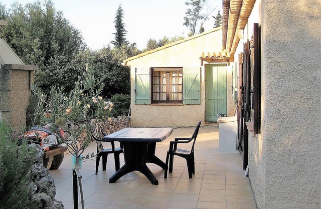 La Sauvergine family villa sleeps 7 with private pool, set in enclosed grounds.