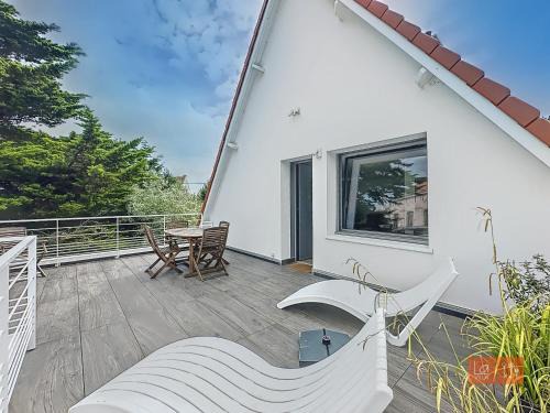 La Terrasse : 1er étage villa proche plage