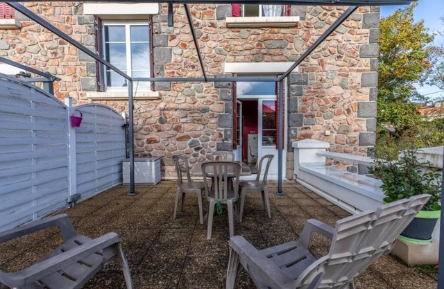 La Terrasse Châtel-guyon Tout Confort Avec Garage