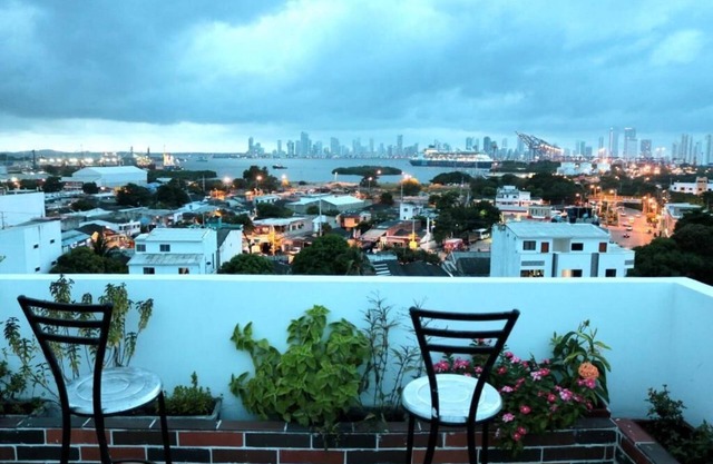 La Terraza De Estella, family room, shared kitchen, 360° view rooftop!n