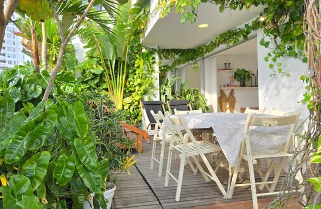 "La Terraza " un oasis escondido junto a la ciudad antigua, lleno de magia.