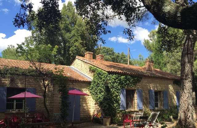 LA TRES GRANDE PEYRIERE - stone villa w large pool, large wooded prop, 3 brm