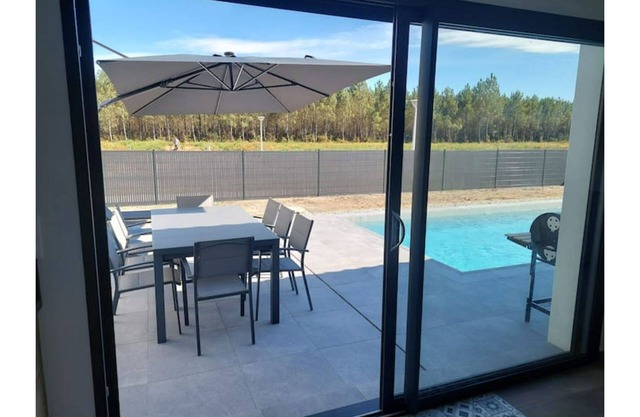 LA VILLA D' AZUR- heated pool/for up to 8 people