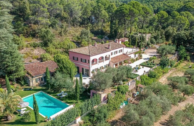 LA VILLA PERGOLA SALERNES, charming residence in Provence Verte