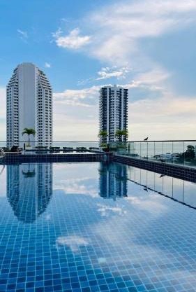 Laguna Bay 2 Sea View Rooftop Pool