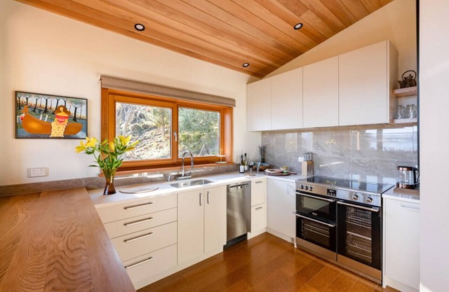 Lake and mountain views from this lakeside location