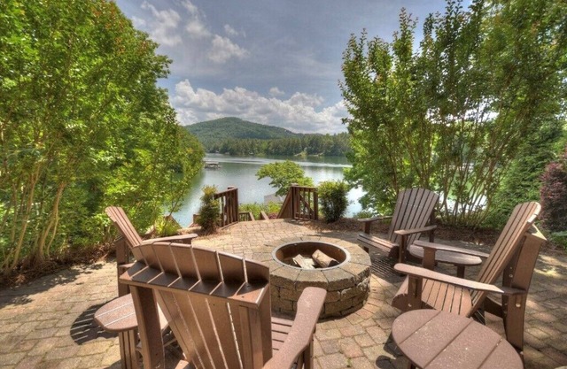LAKE COTTAGE on deep water w/MILLION $ views! Newly Renovated HGTV style decor