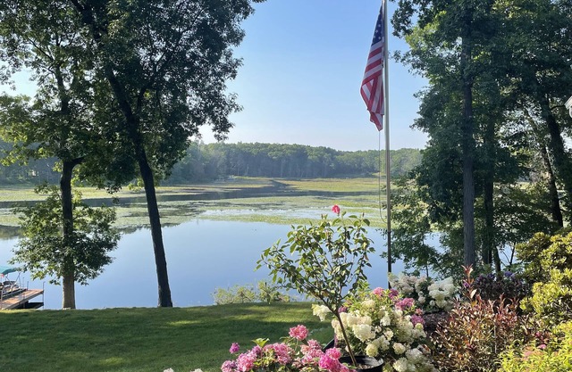 Lake home on beautiful Crooked lake!