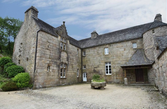 Lake Mansion in Plourin-lès-Morlaix