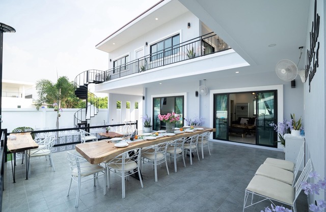 Lake Side Fila. Pool Villa by The lake. Jomtien Beach Pattaya