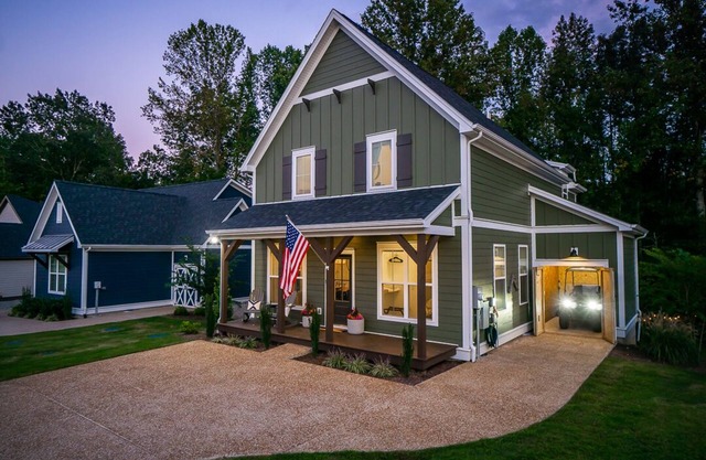 Lake Side Retreat at The Reserve w/Golf Cart