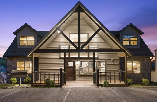 Lake View Escape - Sleeps 22, Game Room, Indoor Pool