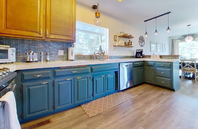 Lake View - Large patio - Oversized living/dining - games - full amenities