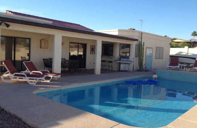 Lake View Pool - 2 ensuite Master bdrs - Split flrplan. Walk to Downtown, Parks