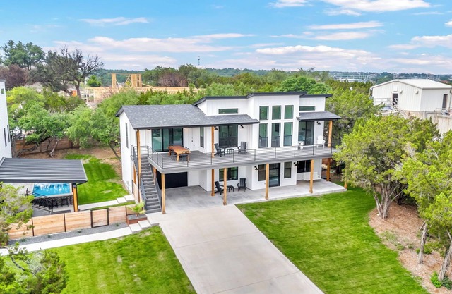 Lake Views Huge Deck Entertainer’s Dream in Point Venture