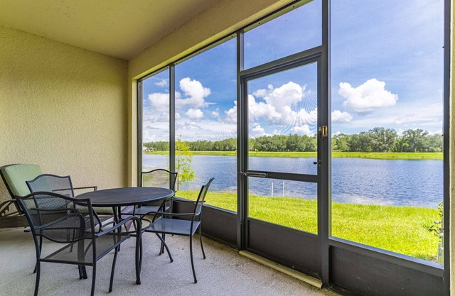 Lake Views Near Disney – Value Stay with Pool, Hot Tub & Clubhouse Access - Corner 3BR Townhome