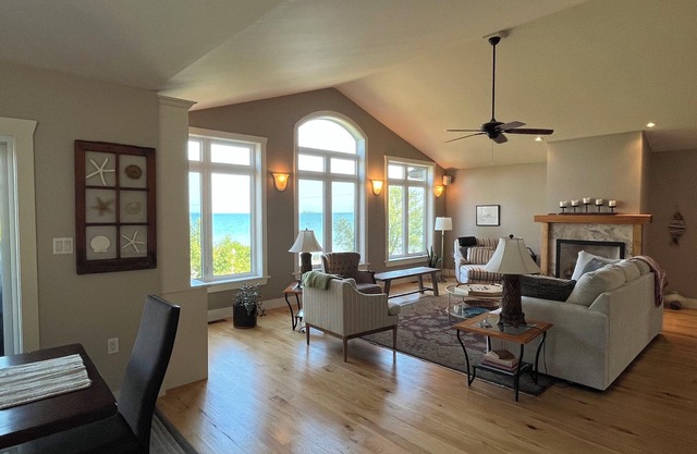 Lakefront Executive Vacation Home on the shores of Lake Huron