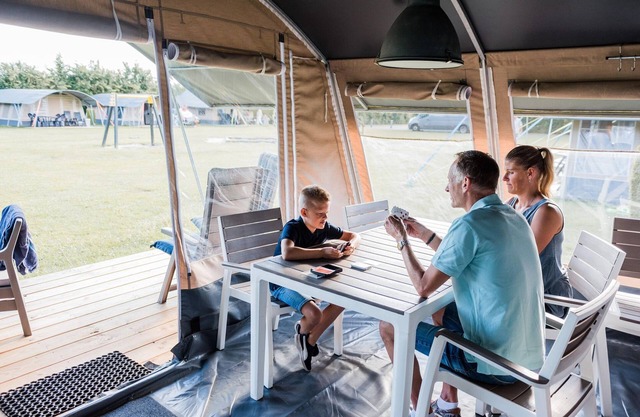 Lakefront Glamping w/Pets