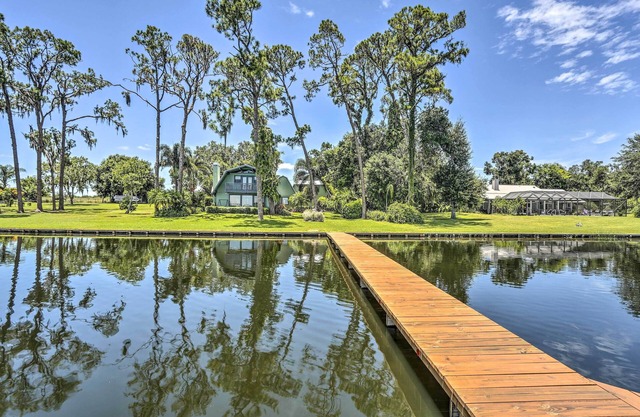 Lakefront Home w/Game Room, Kayaks, & Fire Pit