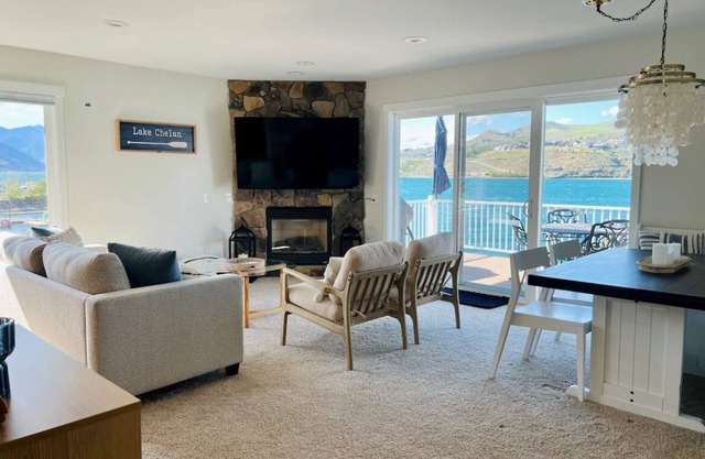 Lakefront Living-Beach Buoy View
